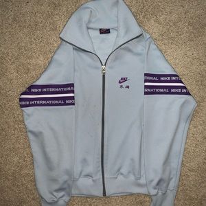 nike international sweatshirt